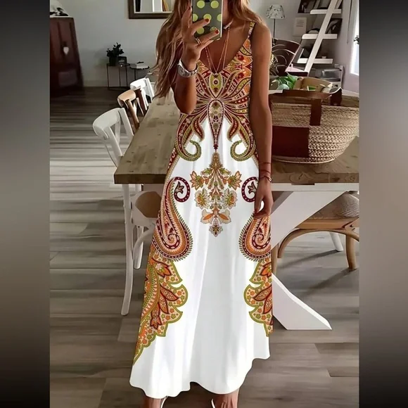Spring Boho • Elegant Paisley Maxi Dress - Picture 1 of 6